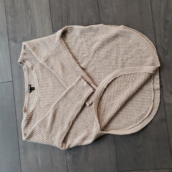 Sweater - Picture 7 of 7